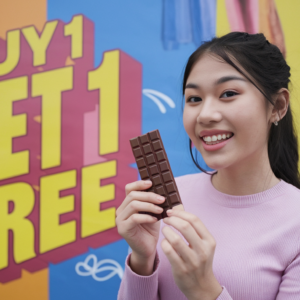 a-photo-of-a-live-shopping-session-on-ti_scRjFuugQbuhK84dqGggZQ_8lNiEBFPR5qcWVHEeTBn1w